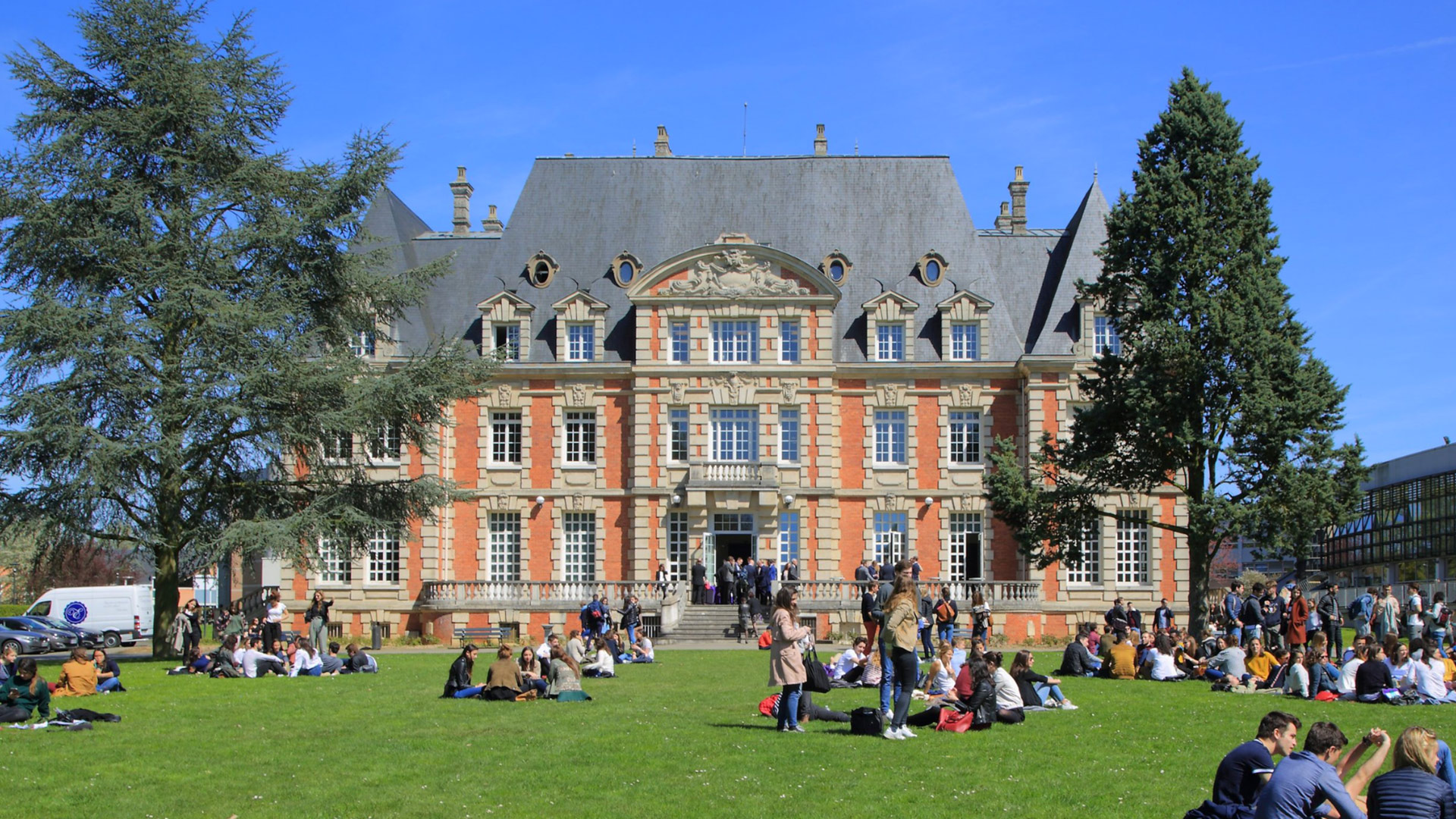 Neoma Business School