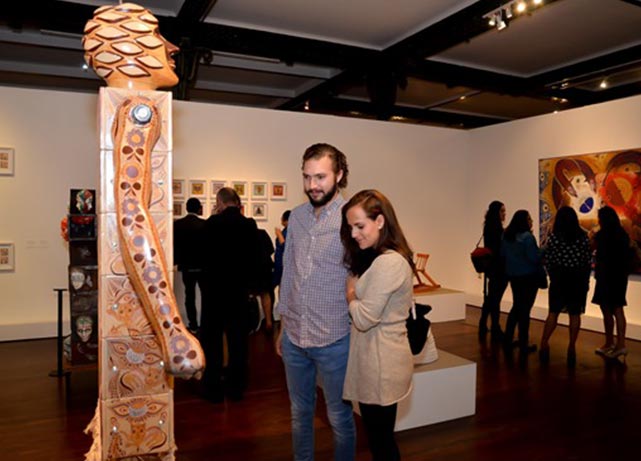 Artesanos y Artistas comparten el mismo espacio en Capilla del Arte UDLAP