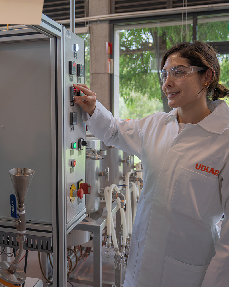 Recorrido a Planta de Tratamiento de Aguas y laboratorios de Planta Piloto