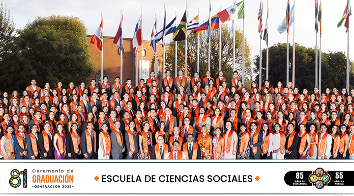 Fotos de generación Escuela de Ciencias Sociales - Graduación 81