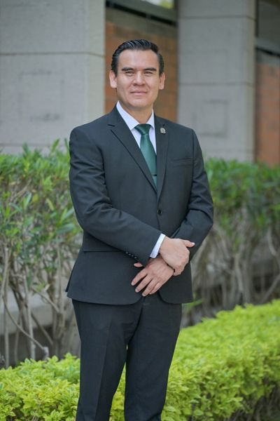 Dr. Rafael Carrera Espinoza